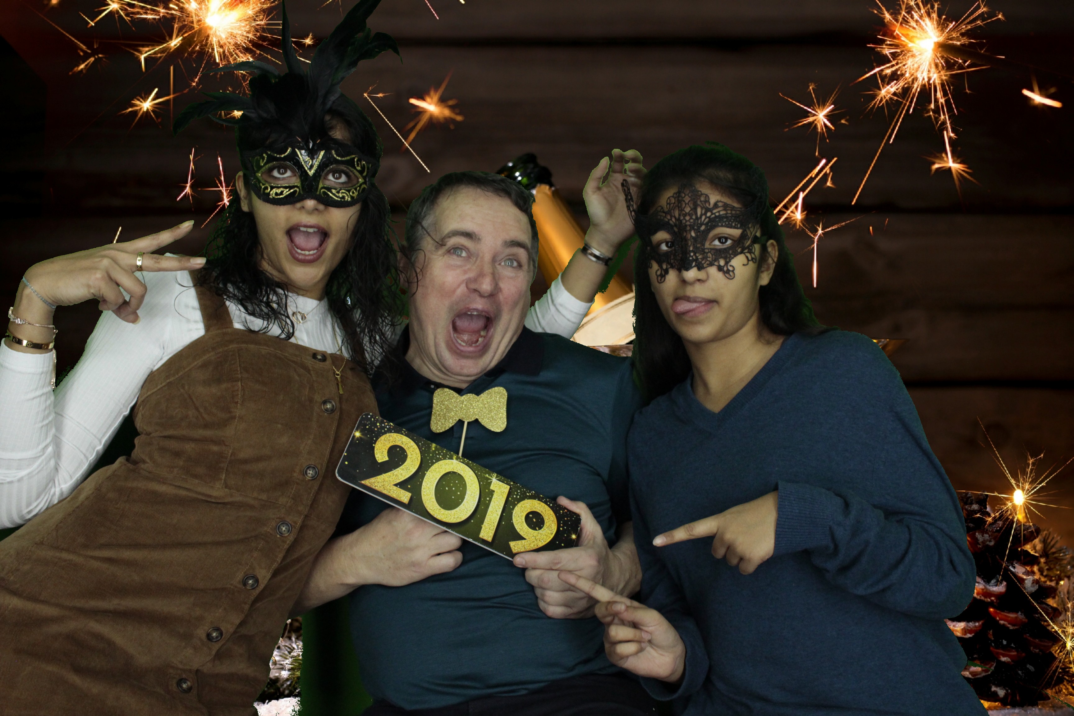 New Years Eve Party Silvermere | View more photos from the event at gallery.myphotoboothexperience.co.uk/u/MyPhotoBoothExperienceLtd/New-Years-Eve-Party-Silvermere